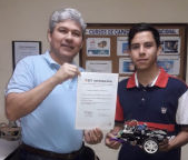 Entrega del certificado de aprobación